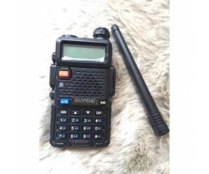 BỘ ĐÀM BAOFENG 0678 CÓ LCD (UV-R5)